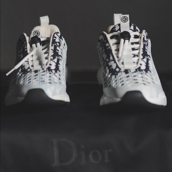 Dior B24 Sneakers (Runners) - Picture 3 of 5